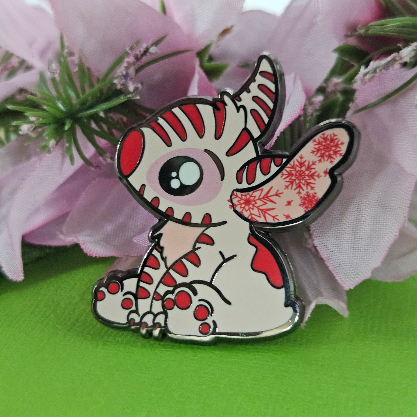 Snitch Mint Pin (snowflake + stitch + peppermint)